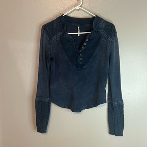 Free People Long Sleeve pullover shirt size large in great condition